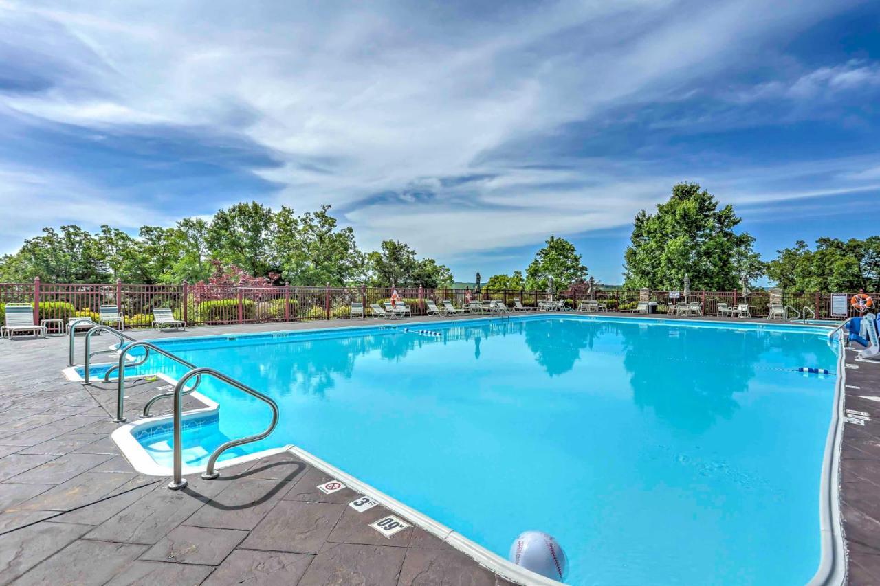 Branson Resort Condo With Scenic Patio And Pool Access Exteriör bild