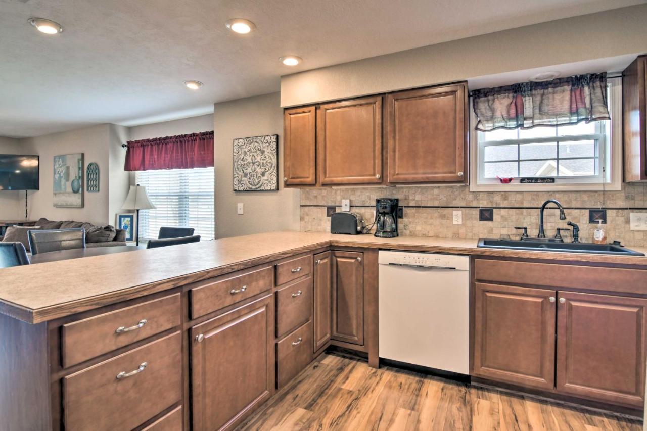 Branson Resort Condo With Scenic Patio And Pool Access Exteriör bild